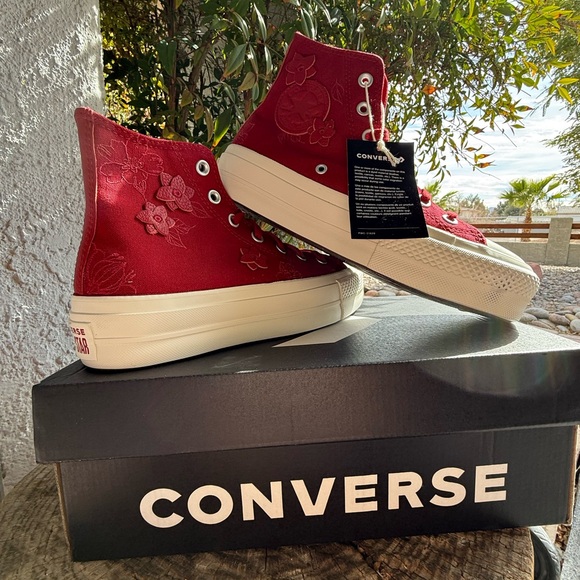 Red Chuck Taylor All Star Lift 3D Florals - Picture 9 of 9